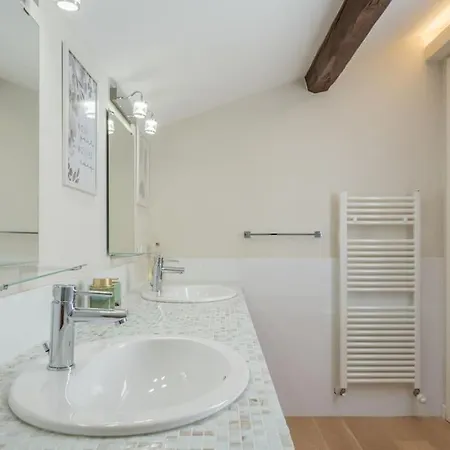 Daire Luxury Penthouse In The Heart Of Bolonya