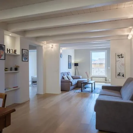 Luxury Penthouse In The Heart Of * Bologna