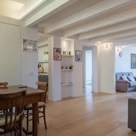 Luxury Penthouse In The Heart Of Apartment *